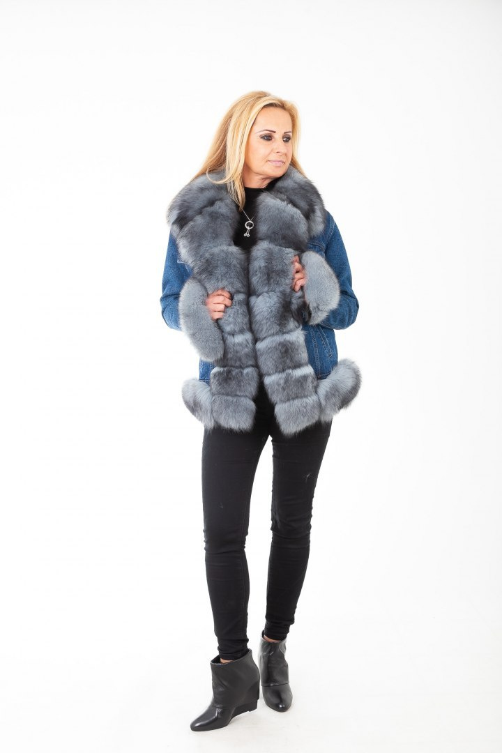 EKSKLUZYWNA PARKA DŻINSOWA DAMSKA OBSZYTA PIĘKNYM NATURALNYM FUTREM Z LISA EKSKLUZYWNA PARKA DŻINSOWA DAMSKA OBSZYTA PIĘKNYM NATURALNYM FUTREM Z LISA