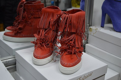 L'ESTROSA OBŁĘDNE SNEAKERSY FRĘDZLE NOWOŚĆ HIT ! L'ESTROSA OBŁĘDNE SNEAKERSY FRĘDZLE NOWOŚĆ HIT !