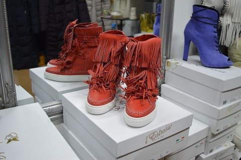 L'ESTROSA OBŁĘDNE SNEAKERSY FRĘDZLE NOWOŚĆ HIT ! L'ESTROSA OBŁĘDNE SNEAKERSY FRĘDZLE NOWOŚĆ HIT !