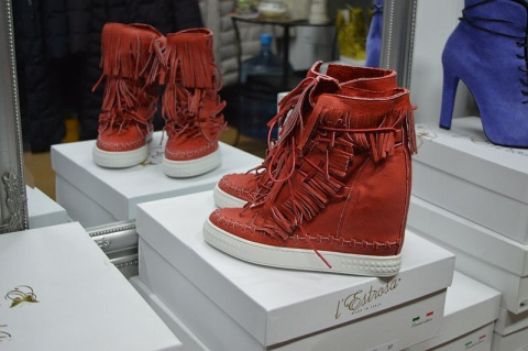 L'ESTROSA OBŁĘDNE SNEAKERSY FRĘDZLE NOWOŚĆ HIT ! L'ESTROSA OBŁĘDNE SNEAKERSY FRĘDZLE NOWOŚĆ HIT !