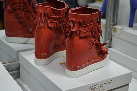 L'ESTROSA OBŁĘDNE SNEAKERSY FRĘDZLE NOWOŚĆ HIT ! L'ESTROSA OBŁĘDNE SNEAKERSY FRĘDZLE NOWOŚĆ HIT !