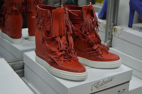 L'ESTROSA OBŁĘDNE SNEAKERSY FRĘDZLE NOWOŚĆ HIT ! L'ESTROSA OBŁĘDNE SNEAKERSY FRĘDZLE NOWOŚĆ HIT !