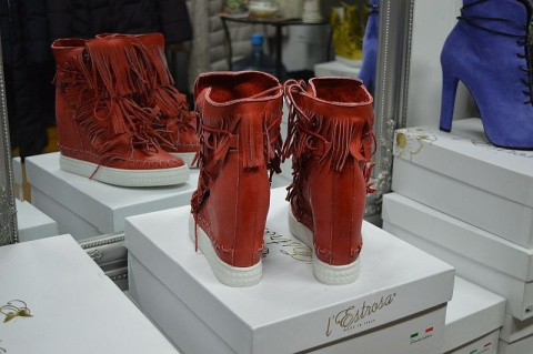 L'ESTROSA OBŁĘDNE SNEAKERSY FRĘDZLE NOWOŚĆ HIT ! L'ESTROSA OBŁĘDNE SNEAKERSY FRĘDZLE NOWOŚĆ HIT !