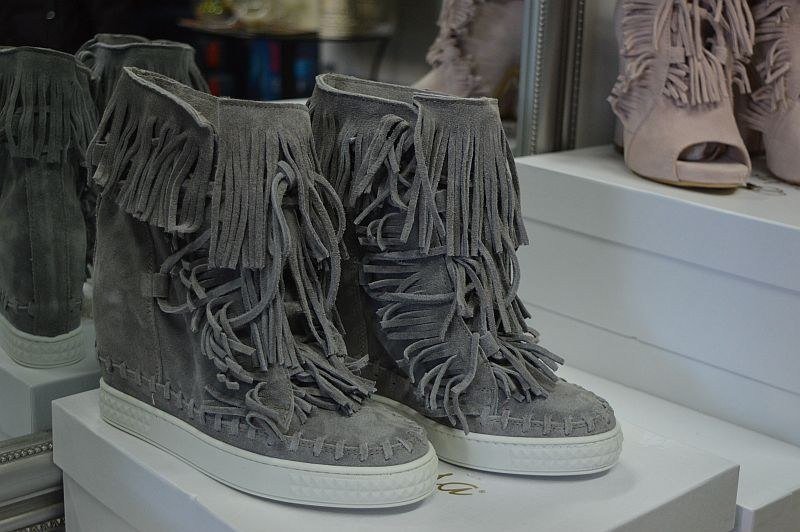 L'ESTROSA OBŁĘDNE SNEAKERSY FRĘDZLE NOWOŚĆ HIT ! L'ESTROSA OBŁĘDNE SNEAKERSY FRĘDZLE NOWOŚĆ HIT !