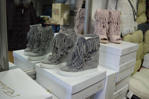 L'ESTROSA OBŁĘDNE SNEAKERSY FRĘDZLE NOWOŚĆ HIT ! L'ESTROSA OBŁĘDNE SNEAKERSY FRĘDZLE NOWOŚĆ HIT !