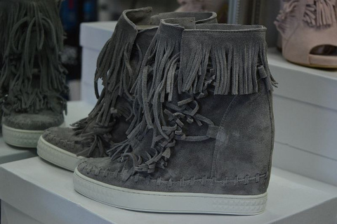 L'ESTROSA OBŁĘDNE SNEAKERSY FRĘDZLE NOWOŚĆ HIT ! L'ESTROSA OBŁĘDNE SNEAKERSY FRĘDZLE NOWOŚĆ HIT !