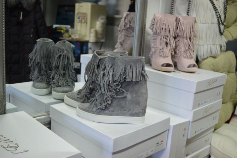 L'ESTROSA OBŁĘDNE SNEAKERSY FRĘDZLE NOWOŚĆ HIT ! L'ESTROSA OBŁĘDNE SNEAKERSY FRĘDZLE NOWOŚĆ HIT !