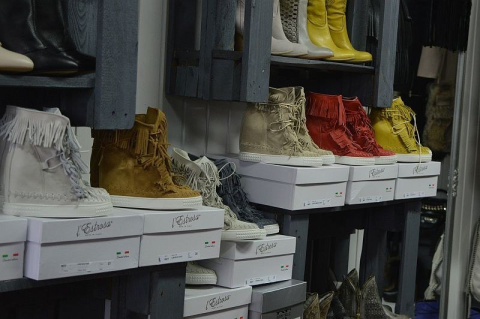 L'ESTROSA OBŁĘDNE SNEAKERSY FRĘDZLE NOWOŚĆ HIT ! L'ESTROSA OBŁĘDNE SNEAKERSY FRĘDZLE NOWOŚĆ HIT !