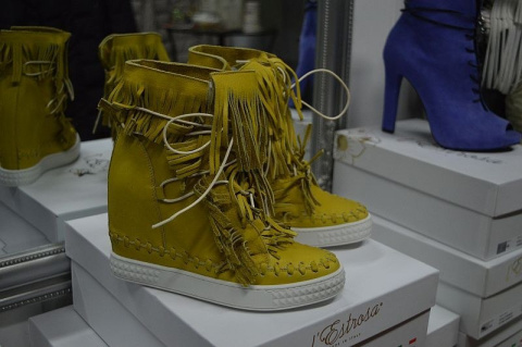L'ESTROSA OBŁĘDNE SNEAKERSY FRĘDZLE NOWOŚĆ HIT !! L'ESTROSA OBŁĘDNE SNEAKERSY FRĘDZLE NOWOŚĆ HIT !!