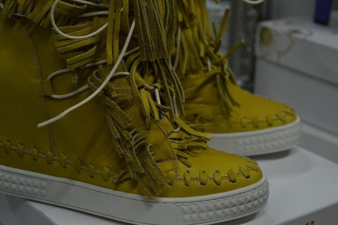 L'ESTROSA OBŁĘDNE SNEAKERSY FRĘDZLE NOWOŚĆ HIT !! L'ESTROSA OBŁĘDNE SNEAKERSY FRĘDZLE NOWOŚĆ HIT !!
