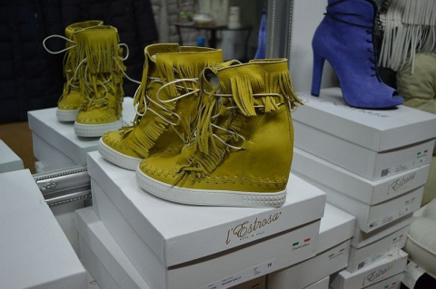 L'ESTROSA OBŁĘDNE SNEAKERSY FRĘDZLE NOWOŚĆ HIT !! L'ESTROSA OBŁĘDNE SNEAKERSY FRĘDZLE NOWOŚĆ HIT !!