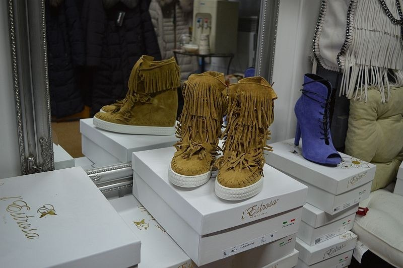L'ESTROSA OBŁĘDNE SNEAKERSY FRĘDZLE NOWOŚĆ HIT ! L'ESTROSA OBŁĘDNE SNEAKERSY FRĘDZLE NOWOŚĆ HIT !