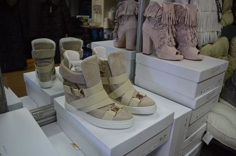 L'ESTROSA OBŁĘDNE SNEAKERSY KLAMRY NOWOŚĆ HIT !!! L'ESTROSA OBŁĘDNE SNEAKERSY KLAMRY NOWOŚĆ HIT !!!