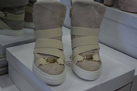 L'ESTROSA OBŁĘDNE SNEAKERSY KLAMRY NOWOŚĆ HIT !!! L'ESTROSA OBŁĘDNE SNEAKERSY KLAMRY NOWOŚĆ HIT !!!