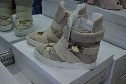 L'ESTROSA OBŁĘDNE SNEAKERSY KLAMRY NOWOŚĆ HIT !!! L'ESTROSA OBŁĘDNE SNEAKERSY KLAMRY NOWOŚĆ HIT !!!