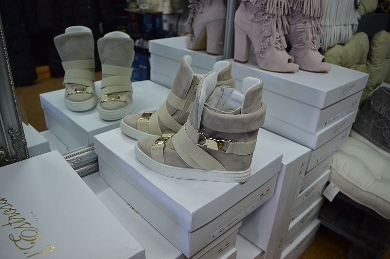 L'ESTROSA OBŁĘDNE SNEAKERSY KLAMRY NOWOŚĆ HIT !!! L'ESTROSA OBŁĘDNE SNEAKERSY KLAMRY NOWOŚĆ HIT !!!