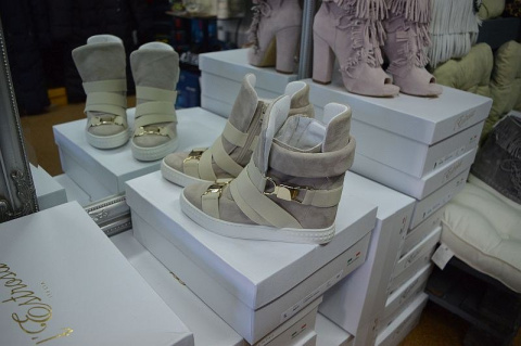 L'ESTROSA OBŁĘDNE SNEAKERSY KLAMRY NOWOŚĆ HIT !!! L'ESTROSA OBŁĘDNE SNEAKERSY KLAMRY NOWOŚĆ HIT !!!