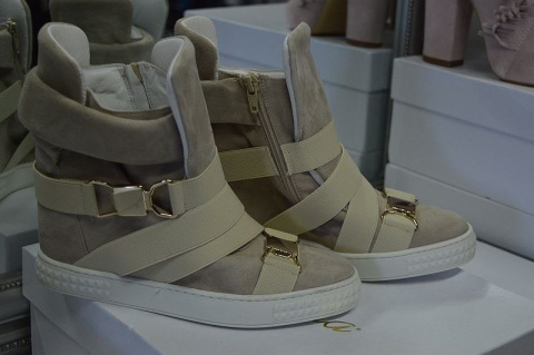 L'ESTROSA OBŁĘDNE SNEAKERSY KLAMRY NOWOŚĆ HIT !!! L'ESTROSA OBŁĘDNE SNEAKERSY KLAMRY NOWOŚĆ HIT !!!