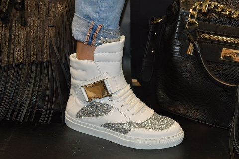 L'ESTROSA SKÓRA SNEAKERSY SREBRO KLAMRA PROMOCJA ! L'ESTROSA SKÓRA SNEAKERSY SREBRO KLAMRA PROMOCJA !