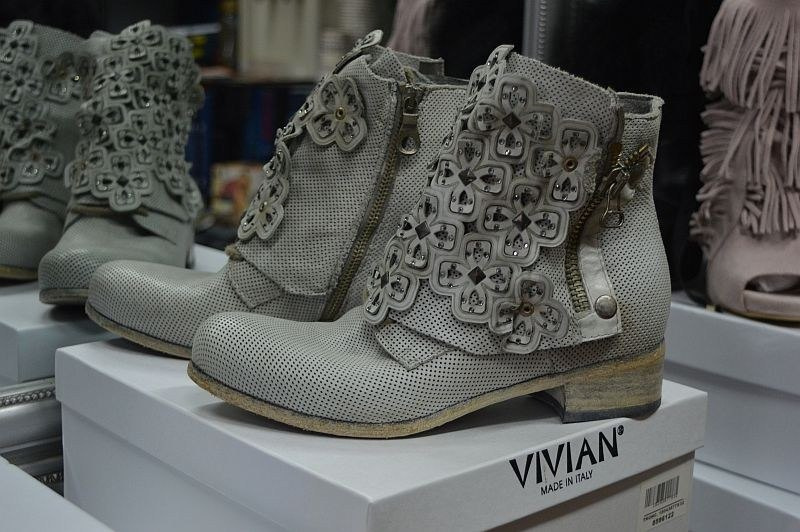 VIVIAN SKÓRA NATURALNA BOTKI ZDOBIONE PROMOCJA VIVIAN SKÓRA NATURALNA BOTKI ZDOBIONE PROMOCJA