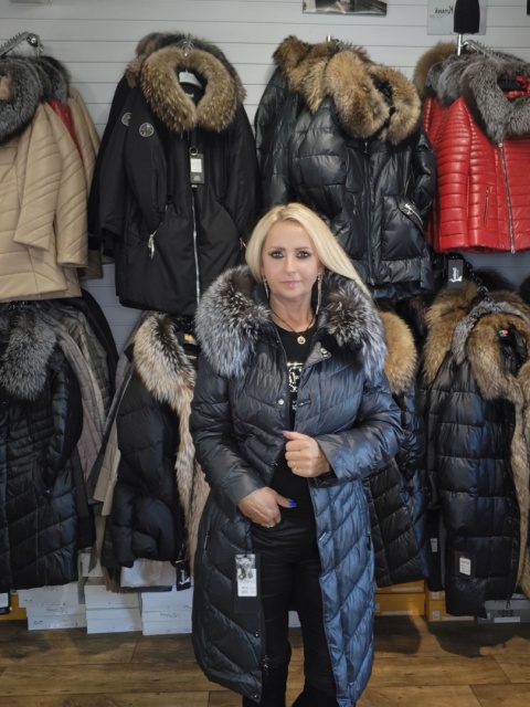 EKSKLUZYWNY EFEKTOWNY PŁASZCZ PUCHOWY JAKOŚĆ PREMIUM NATURALNY SREBRNY LIS